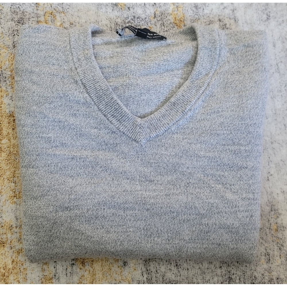 Hart Schaffner Marx Men's Xtra Fine Merino Wool V Neck Sweater, Gray, Size Large